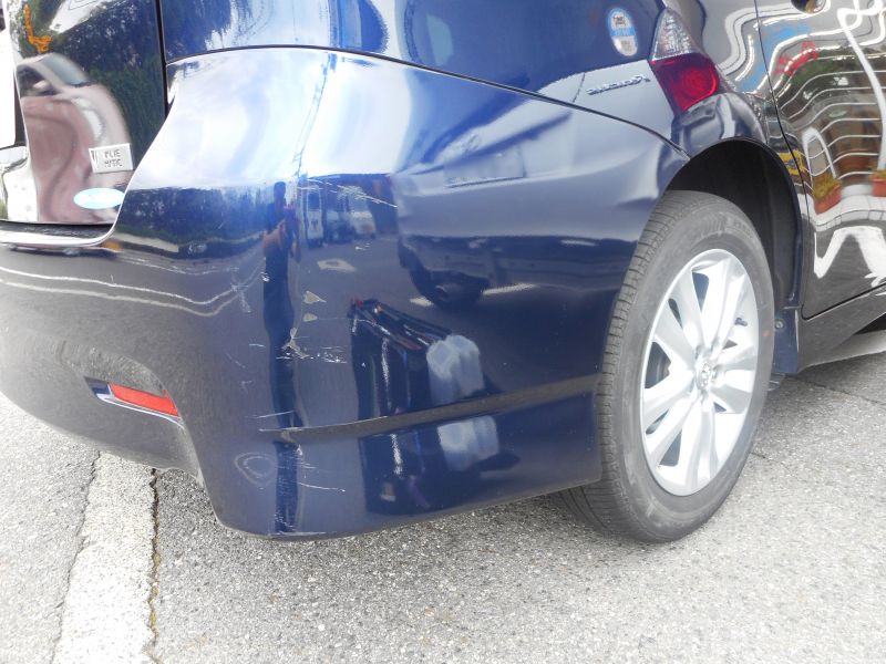 ウィッシュ　リヤバンパー右　修理